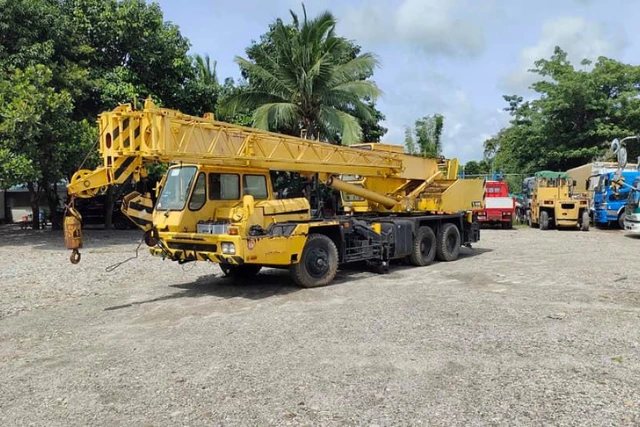 TADANO 16 TONS TRUCK-MOUNTED CRANE