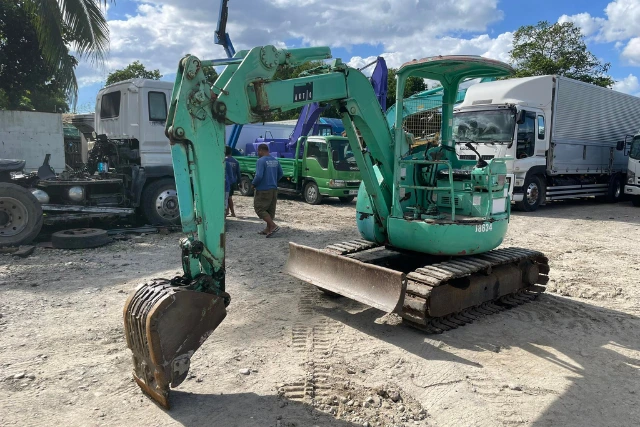 KOBELCO SK30SR-2 EXCAVATOR